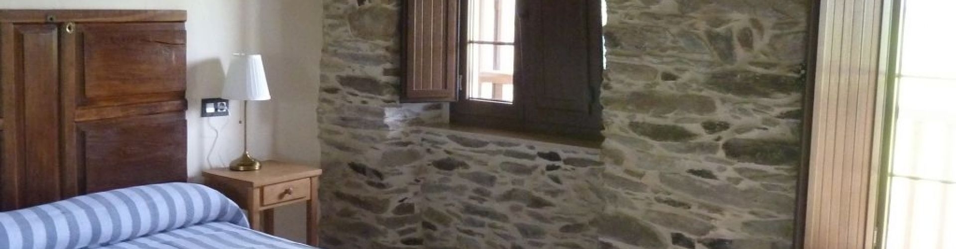 habitacion principal con acceso al corredor