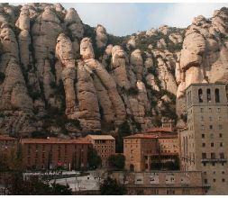 El monasterio y la montaña de Montserrat.