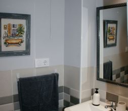 BAÑO GRIS CON DUCHA