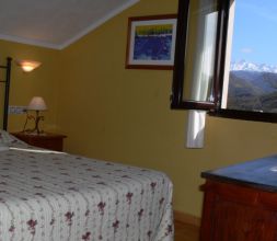 Habitacion y vistas a Picos