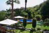 Jardín con Piscina
